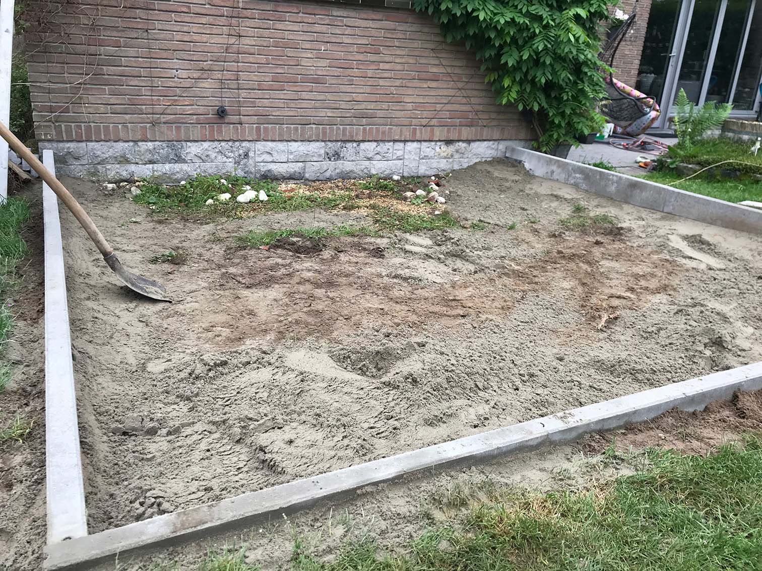 aanleggen terras met klinkers