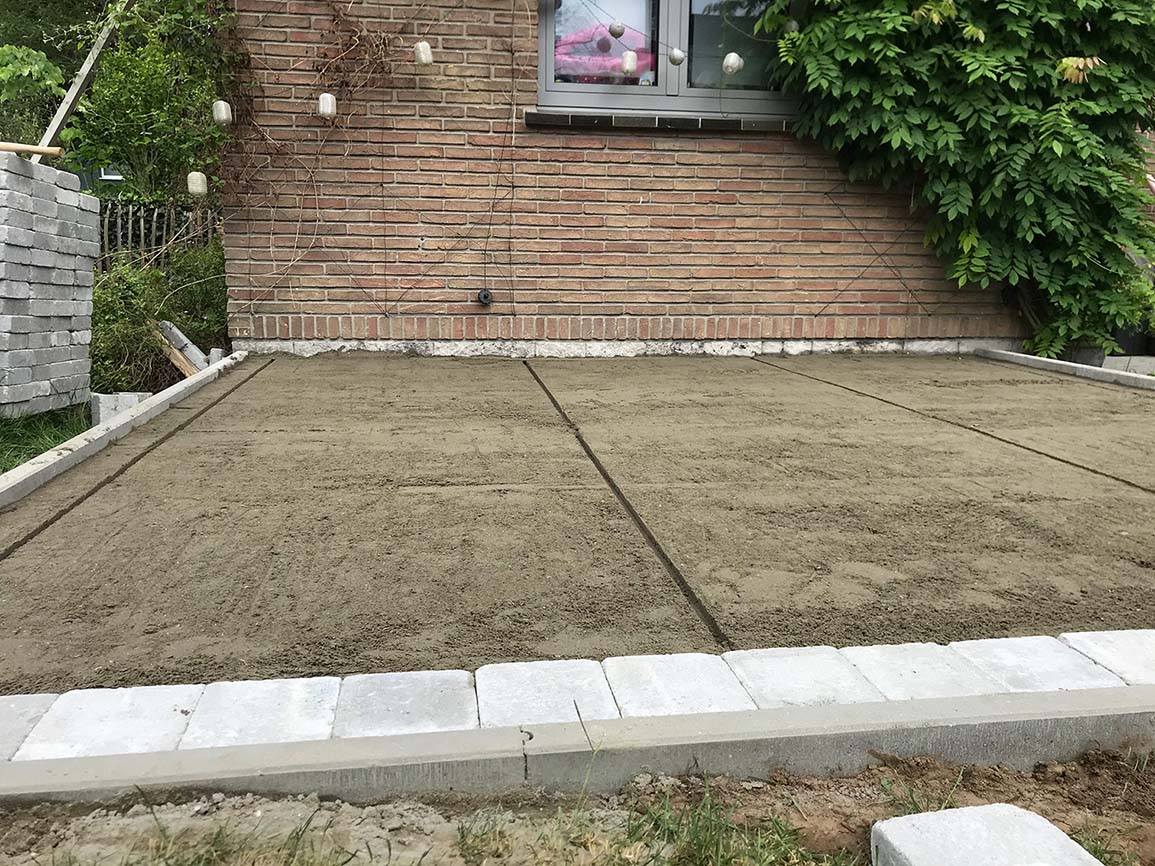 aanleggen terras met klinkers